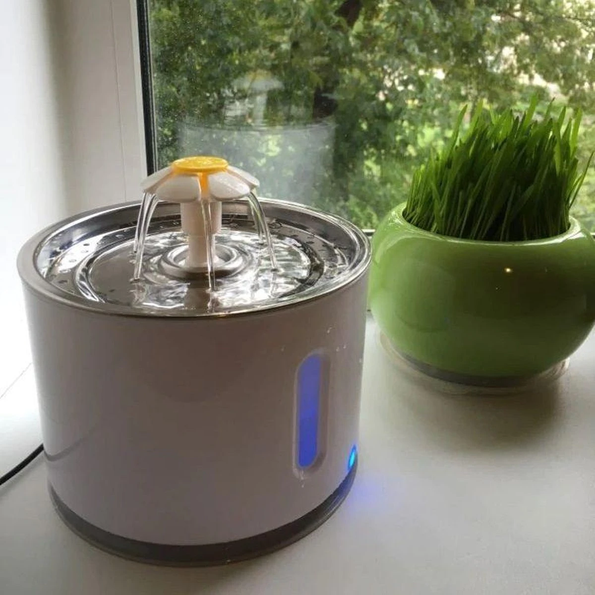 Merkloos Drinkfontein Voor Hond En Kat - RVS Waterbak - Dieren Drinkbak - Vers Water Fontein - Drinkfontein Katten- 3 Standen - 2.4 Liter - Incl. 1 Koolstoffilter 9 Merkloos Drinkfontein Voor Hond En Kat - RVS Waterbak - Dieren Drinkbak - Vers Water Fontein - Drinkfontein Katten- 3 Standen - 2.4 Liter - Incl. 1 Koolstoffilter - Afbeelding 7