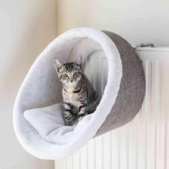 Trixie Radiator Hangmat Iglo - Wit/Grijs 34 X 38 X 38 Cm -Kattenspeelgoed Winkel 1200x1200 781