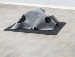 Trixie Cat Activity Adventure Carpet Grijs 99x99 Cm 27 Trixie Cat Activity Adventure Carpet Grijs 99x99 Cm -Kattenspeelgoed Winkel 1200x919 1