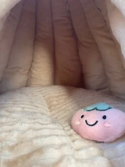 By Tiekeman Kattenmand Pompoen - Beige - Luxe Kattenmand - Kattenkussen - Anti Slip - 40x40x38 Cm 10 By Tiekeman Kattenmand Pompoen - Beige - Luxe Kattenmand - Kattenkussen - Anti Slip - 40x40x38 Cm -Kattenspeelgoed Winkel 900x1200 21